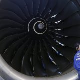 Rolls-Royce, spécialisé dans les moteurs d'avion, a annoncé un résultat repassé en terrain positif au premier semestre, alors qu'une charge comptable massive s'était traduite un an plus tôt par une perte. L'entreprise a été portée par un chiffre d...